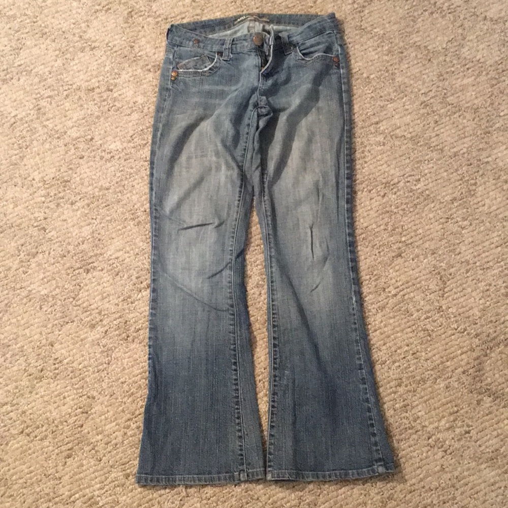 Buckle jeans